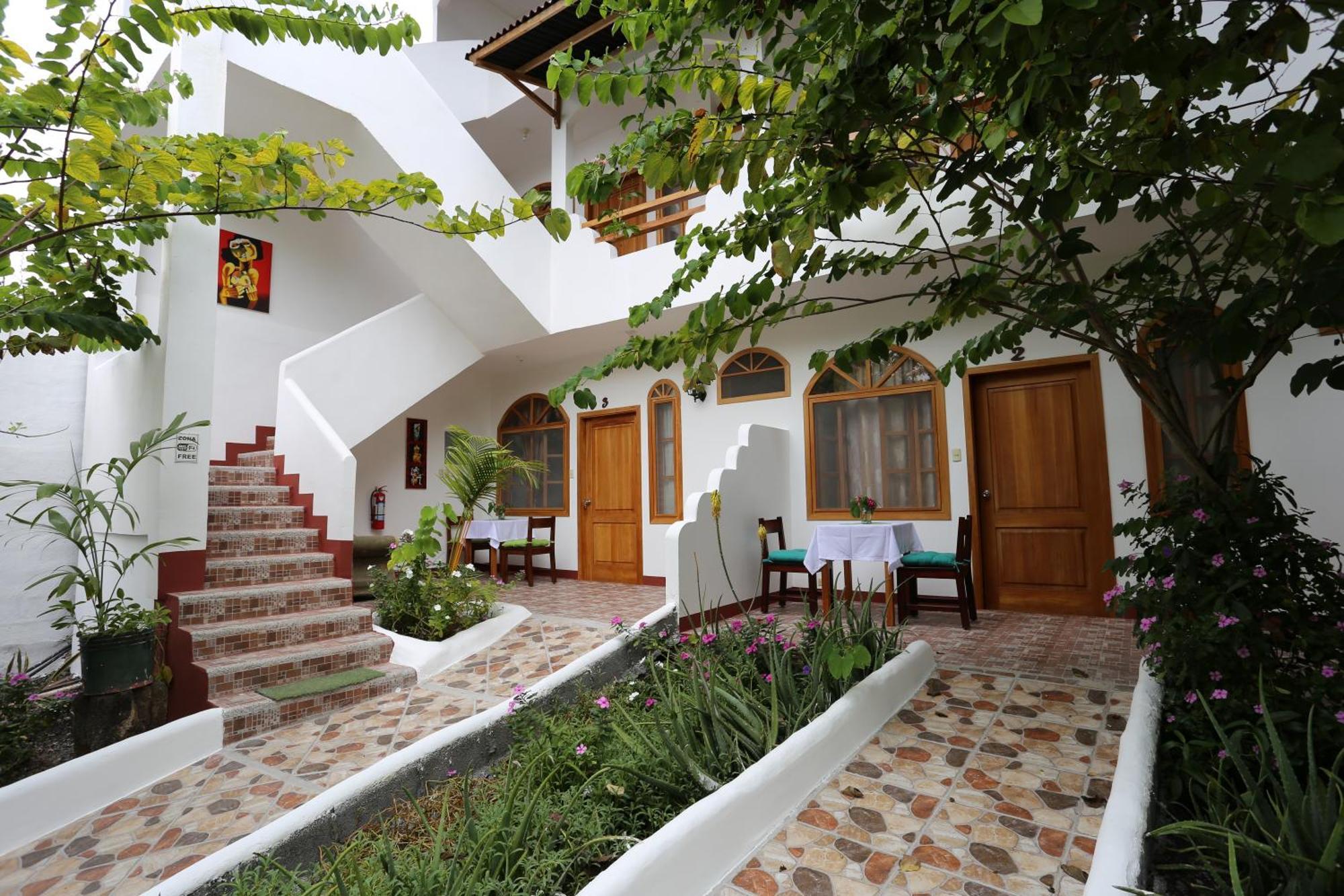 The Galapagos Pearl B&B Puerto Ayora  Exterior photo